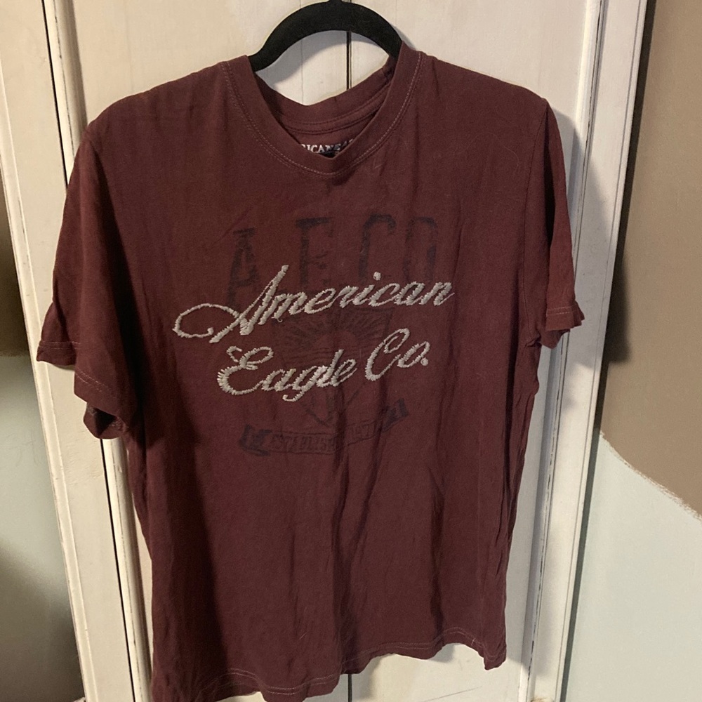American Eagle Outfitters men’s medium Burgundy Tee